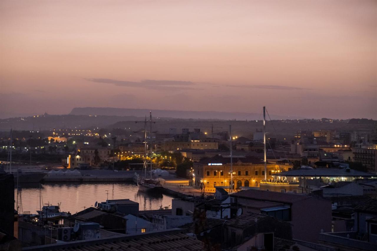 Palazzo Gilistro Bed & Breakfast Syracuse Bagian luar foto